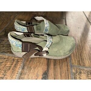 Chaco green kids shoes size 3